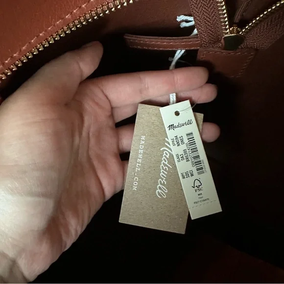 Madewell the Zip Top Essential Tote in Warm Cinnamon - Picture 10 of 15